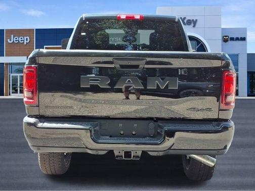 Diamond Black Crystal Pearlcoat 2026 RAM 2500 Big Horn Crew Cab 4x4 6'4' Box