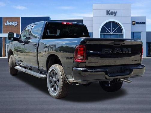 Diamond Black Crystal Pearl-Coat Paint 2026 RAM 2500 Big Horn Crew Cab 4x4 6'4' Box