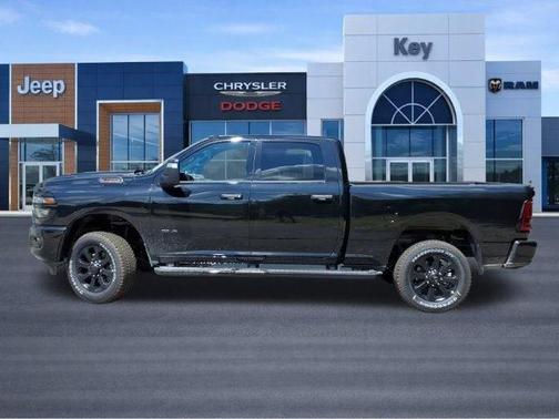 Diamond Black Crystal Pearlcoat 2026 RAM 2500 Big Horn Crew Cab 4x4 6'4' Box