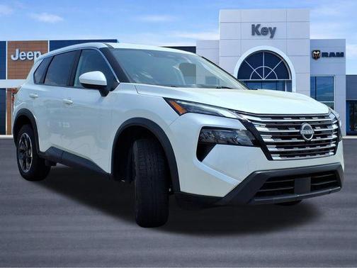 Everest White Pearl 2024 Nissan Rogue SV