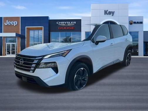Everest White Pearl 2024 Nissan Rogue SV
