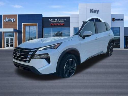 Everest White Pearl 2024 Nissan Rogue SV