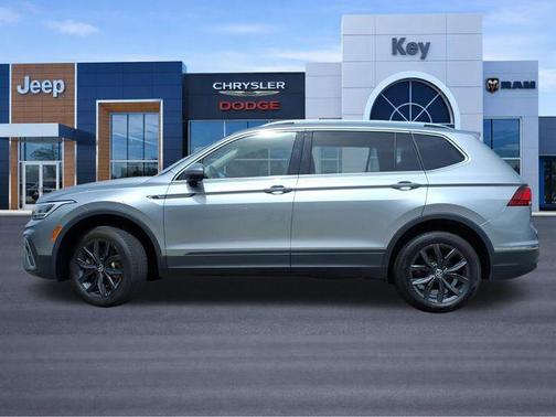 White 2024 Volkswagen Tiguan 2.0T SE 4MOTION