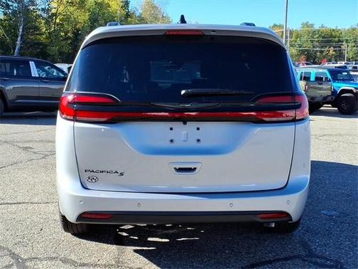 2026 Chrysler Pacifica L