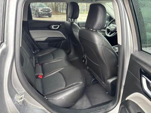 Billet Silver Metallic Clearcoat 2022 Jeep Compass Limited