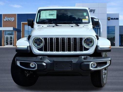Bright White Clearcoat 2027 Jeep Wrangler Sahara