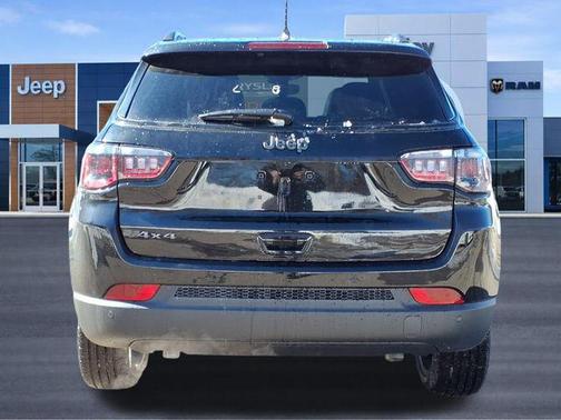 Diamond Black Crystal Pearlcoat 2026 Jeep Compass Limited