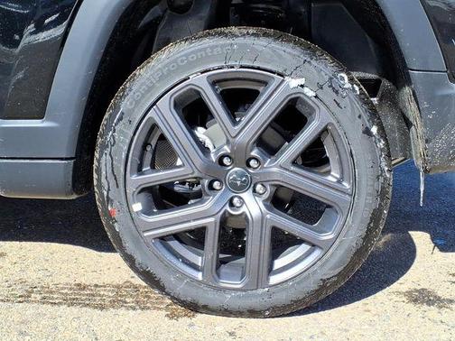 Diamond Black Crystal Pearlcoat 2026 Jeep Compass Limited