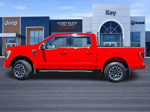RACE RED 2022 Ford F-150 XLT
