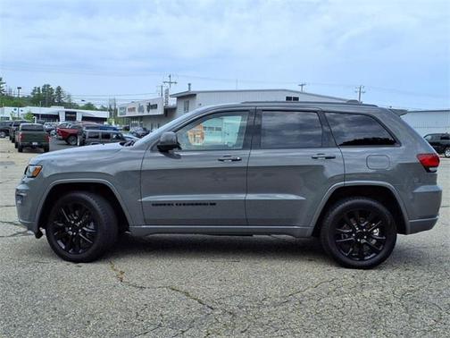 2022 Jeep Grand Cherokee Laredo