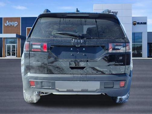 Diamond Black Crystal Pearlcoat 2026 Jeep Cherokee Limited