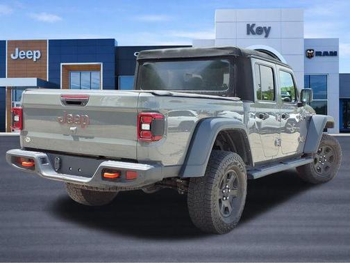 Sting-Gray Clearcoat 2023 Jeep Gladiator Mojave 4x4