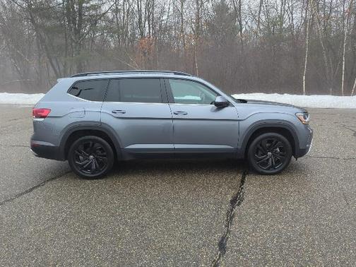 2022 Volkswagen Atlas 2.0T SE w/Technology 4MOTION