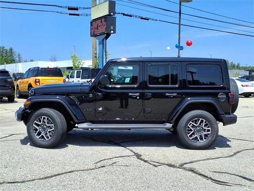 2025 Jeep Wrangler 4-Door Sahara 4x4