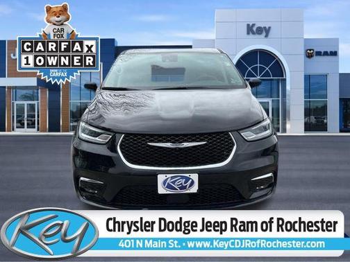 Diamond Black Crystal Pearlcoat 2024 Chrysler Pacifica Limited