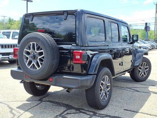 Black Clearcoat 2025 Jeep Wrangler 4-Door Sahara 4x4