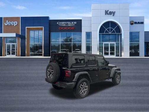 Black Clearcoat 2025 Jeep Wrangler 4-Door Sahara 4x4