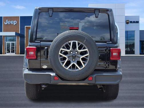 Black Clearcoat 2025 Jeep Wrangler 4-Door Sahara 4x4