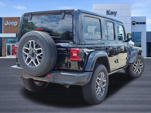 Black Clearcoat 2025 Jeep Wrangler 4-Door Sahara 4x4