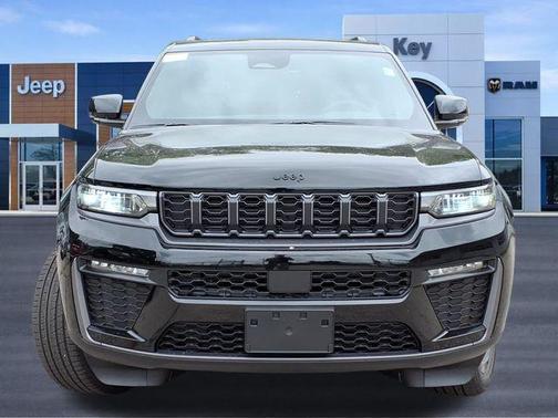 High Gloss Black 2027 Jeep Grand Cherokee Limited