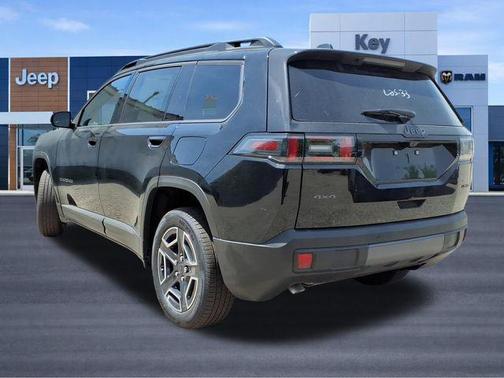 Diamond Black Crystal Pearlcoat 2026 Jeep Cherokee Limited
