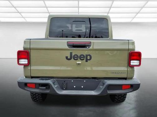 2025 Jeep Gladiator High Tide