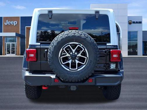 Black Clearcoat 2026 Jeep Wrangler Rubicon