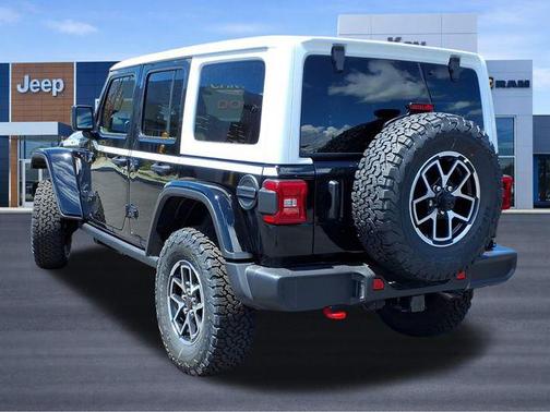 Black Clearcoat 2026 Jeep Wrangler Rubicon