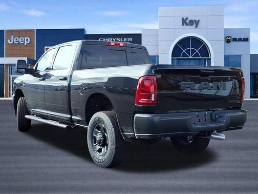 Diamond Black Crystal Pearlcoat 2025 RAM 2500 Tradesman Crew Cab 4x4 6'4' Box