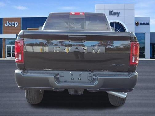 Diamond Black Crystal Pearlcoat 2025 RAM 2500 Tradesman Crew Cab 4x4 6'4' Box