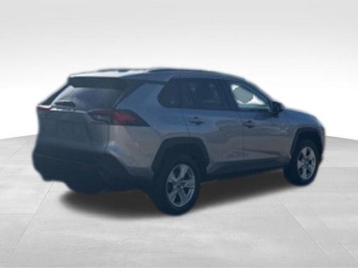 Silver Sky Metallic 2019 Toyota RAV4 XLE
