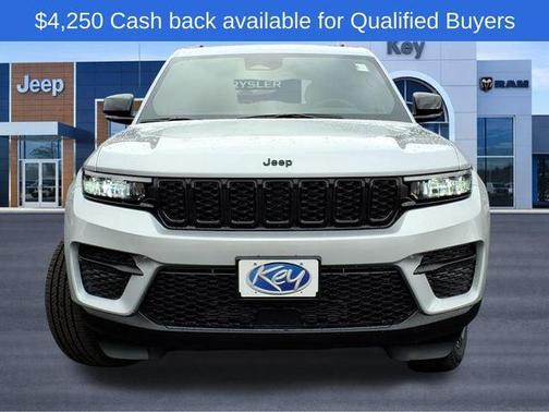 Silver Zynith 2025 Jeep Grand Cherokee Altitude