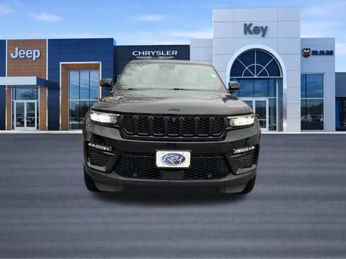 Diamond Black Crystal Pearlcoat 2023 Jeep Grand Cherokee Limited