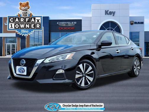 Super Black Clearcoat 2022 Nissan Altima 2.5 SV