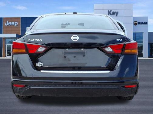 Super Black Clearcoat 2022 Nissan Altima 2.5 SV