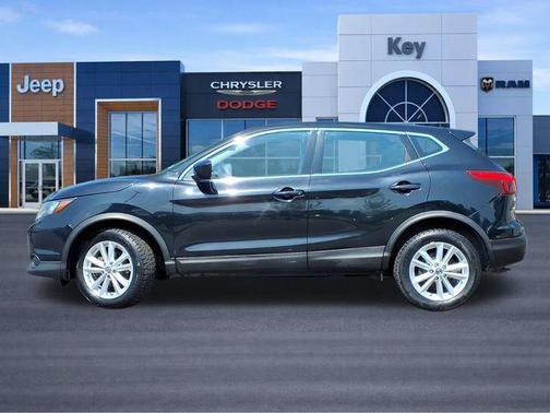 Magnetic Black Pearl 2019 Nissan Rogue Sport S