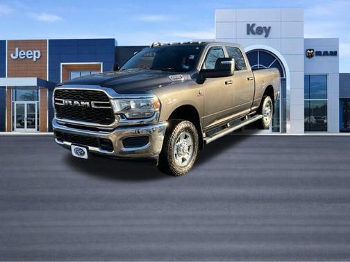 2023 RAM 2500 Tradesman Crew Cab 4x4 6'4' Box