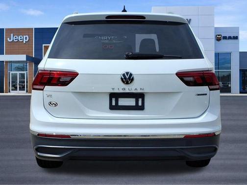 White 2022 Volkswagen Tiguan 2.0T SE 4MOTION