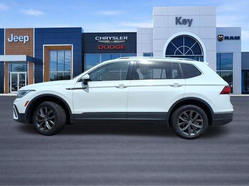 White 2022 Volkswagen Tiguan 2.0T SE 4MOTION