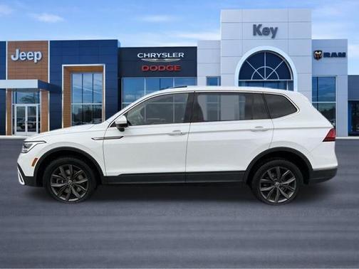 White 2022 Volkswagen Tiguan 2.0T SE 4MOTION