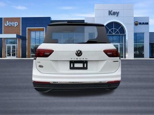 White 2022 Volkswagen Tiguan 2.0T SE 4MOTION