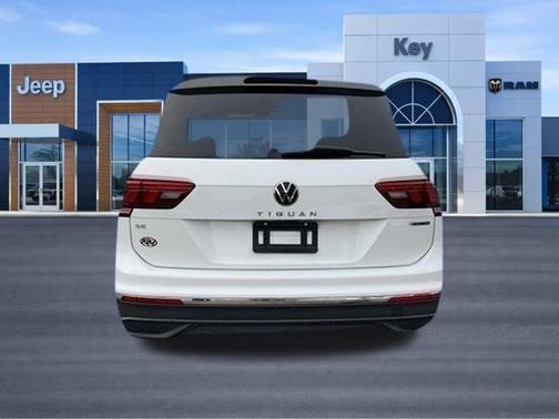 White 2022 Volkswagen Tiguan 2.0T SE 4MOTION