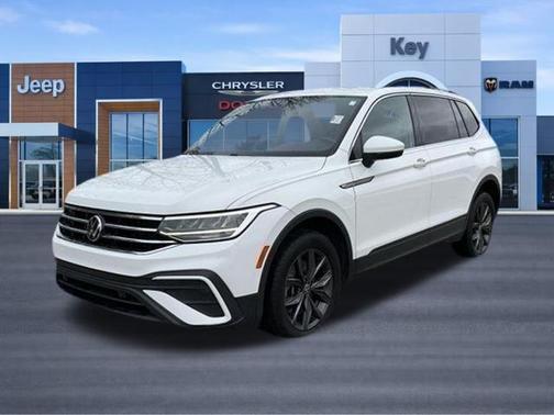 White 2022 Volkswagen Tiguan 2.0T SE 4MOTION