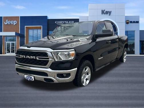 Diamond Black Crystal Pearlcoat 2022 RAM 1500 Big Horn/Lone Star