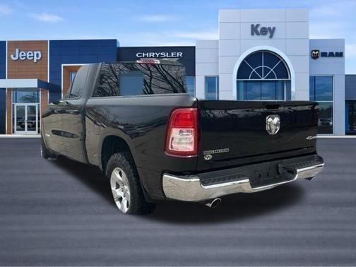 Diamond Black Crystal Pearlcoat 2022 RAM 1500 Big Horn/Lone Star