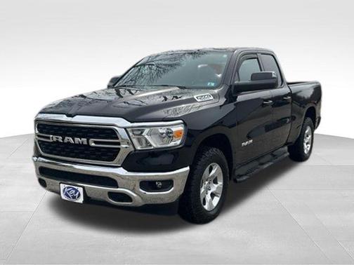Diamond Black Crystal Pearlcoat 2022 RAM 1500 Big Horn/Lone Star