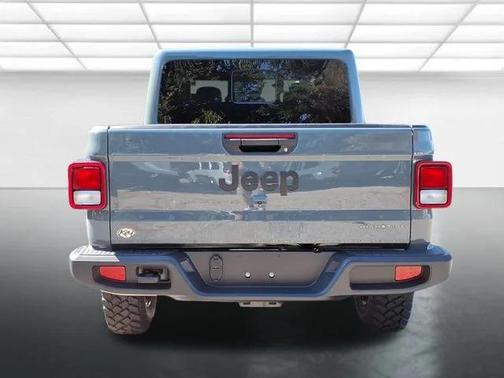 2025 Jeep Gladiator High Tide