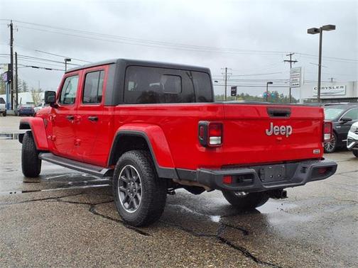 2022 Jeep Gladiator Overland