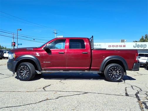 2022 RAM 3500 Tradesman Crew Cab 4x4 6'4' Box