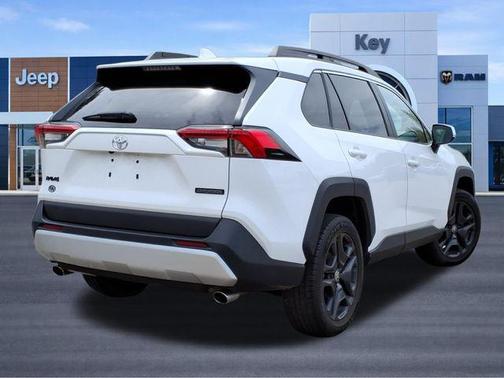 Ice 2023 Toyota RAV4 Adventure